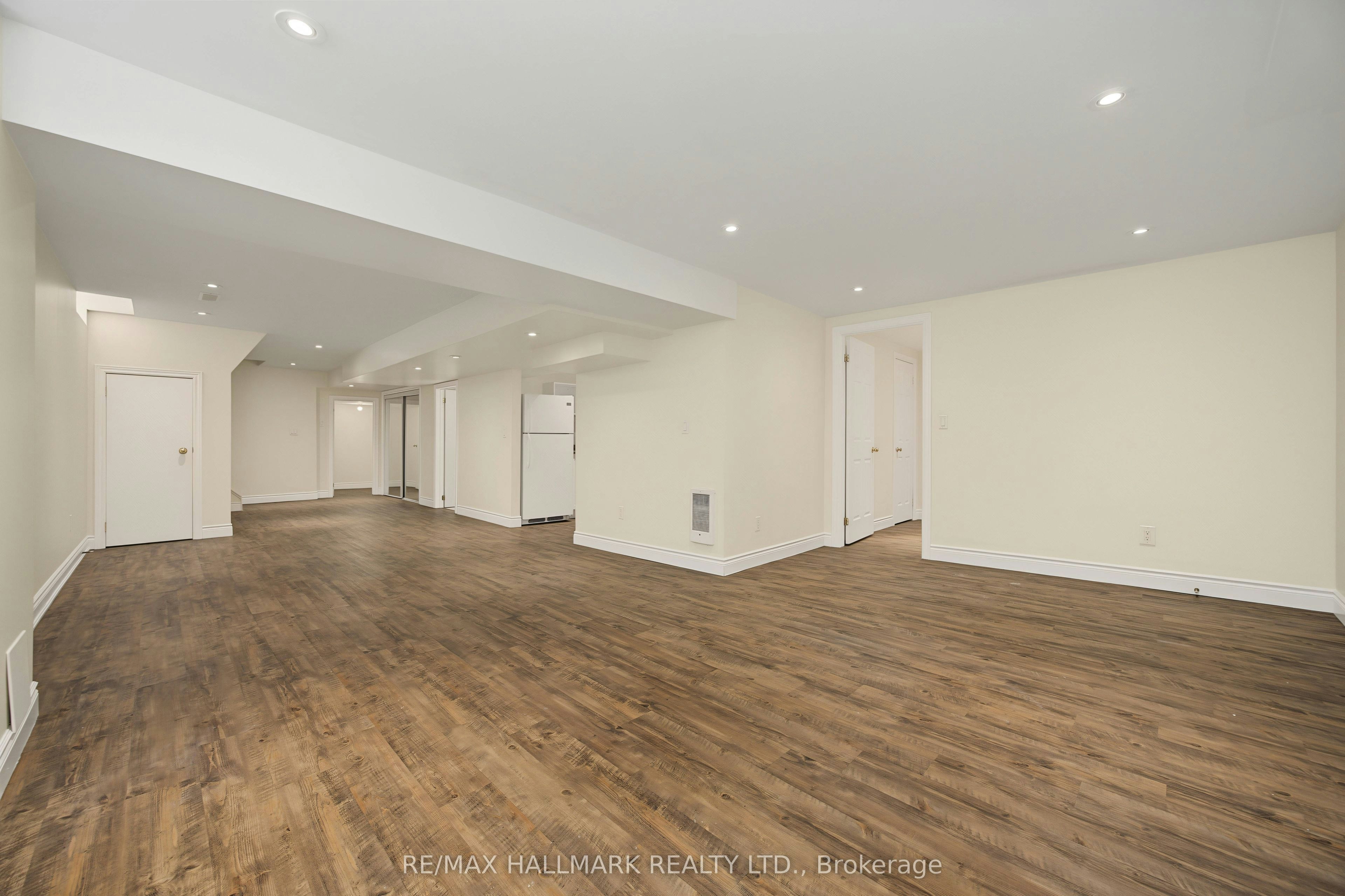 329 Kingsbridge Garden Circle, Mississauga, ON, L5R 1K9 - 26
