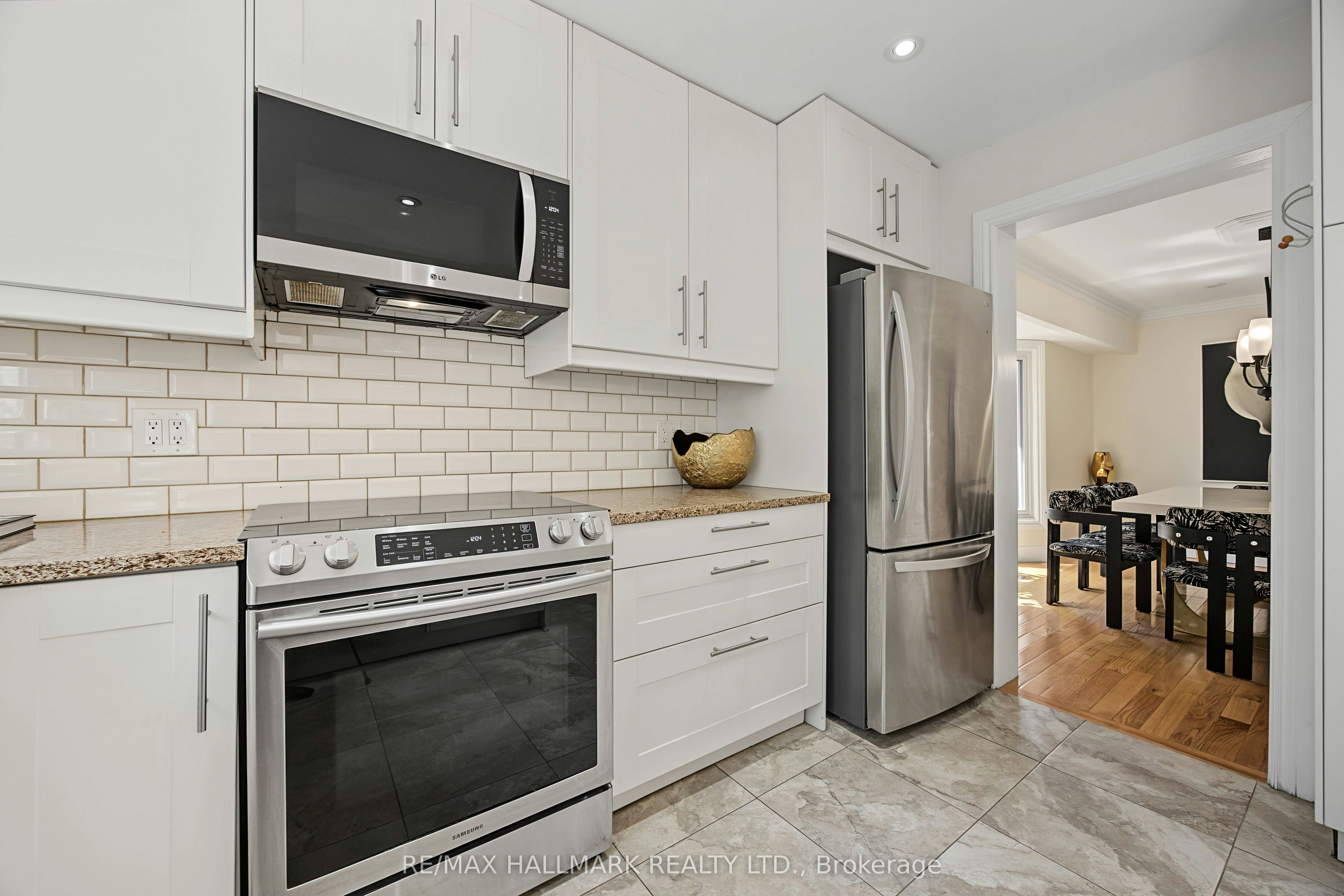 329 Kingsbridge Garden Circle, Mississauga, ON, L5R 1K9 - 13