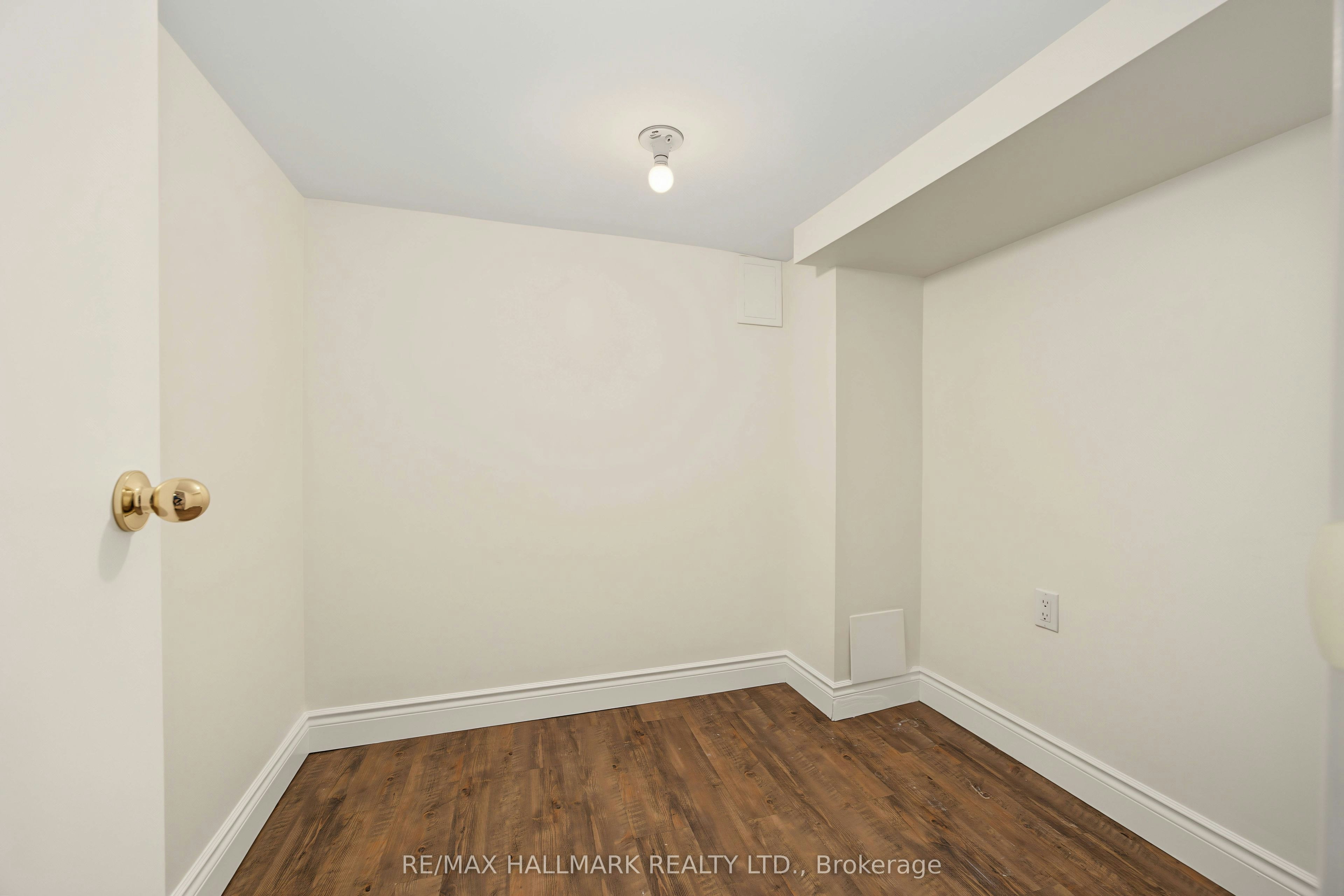 329 Kingsbridge Garden Circle, Mississauga, ON, L5R 1K9 - 31