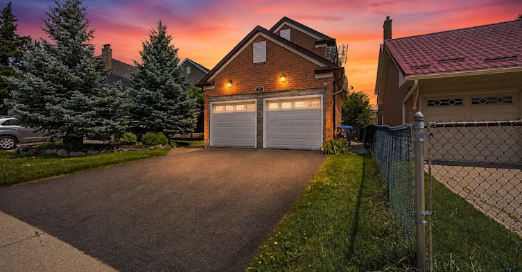 329 Kingsbridge Garden Circle, Mississauga, ON, L5R 1K9