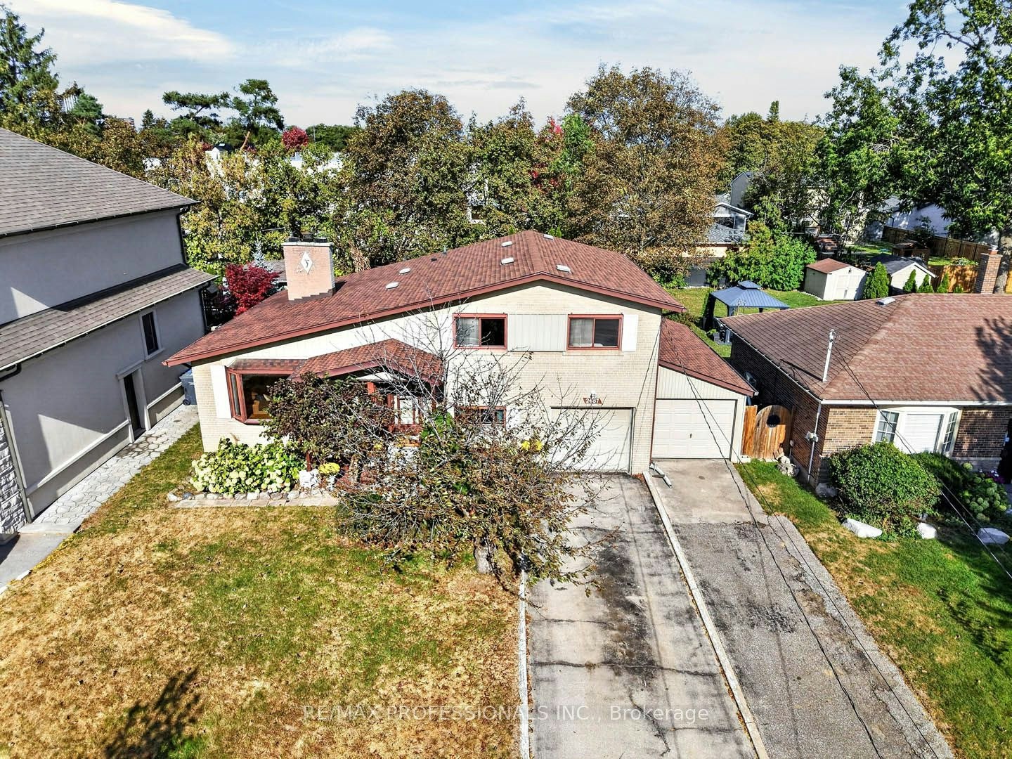 2467 Edenhurst Drive, Mississauga, ON, L5A 2L2