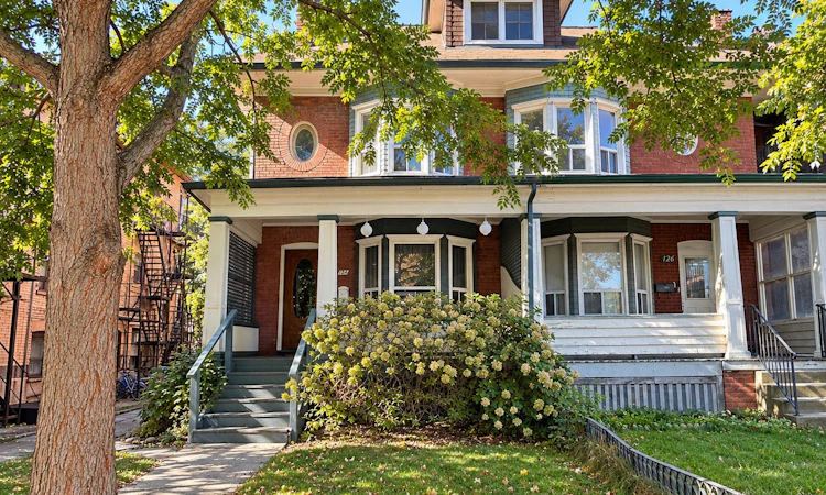 124 Close Avenue