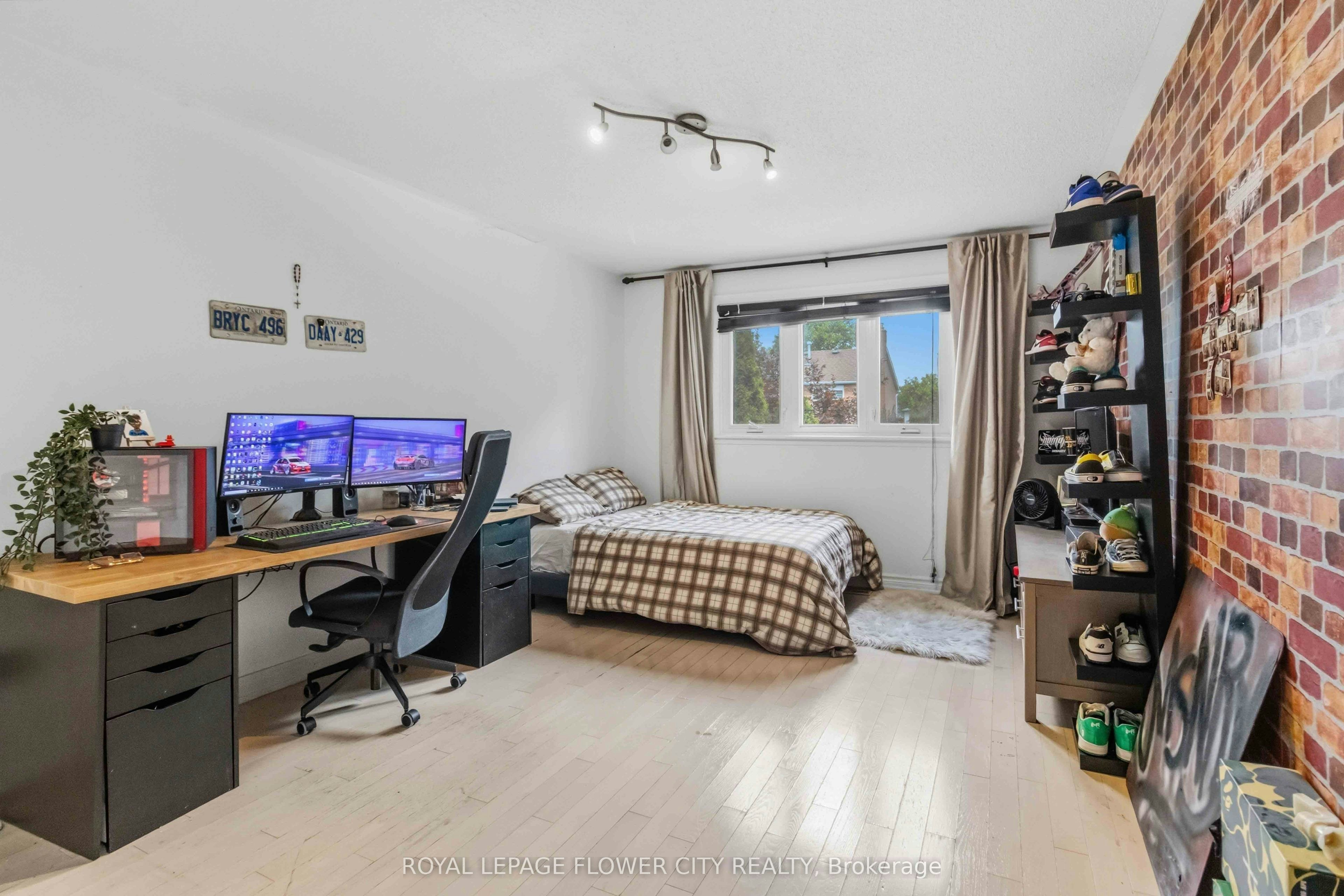 18 Pleasant Valley Place, Brampton, ON, L6S 5S2 - 18