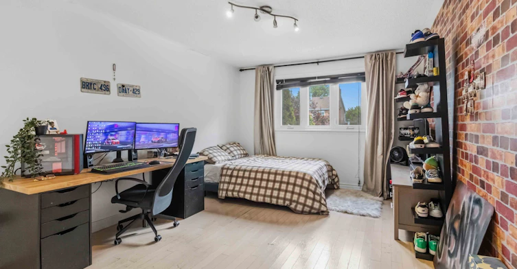18 Pleasant Valley Place, Brampton, ON, L6S 5S2 - 18