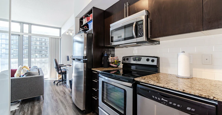 810-103 The Queensway Avenue, Toronto, ON, M6S 5B3 - 8