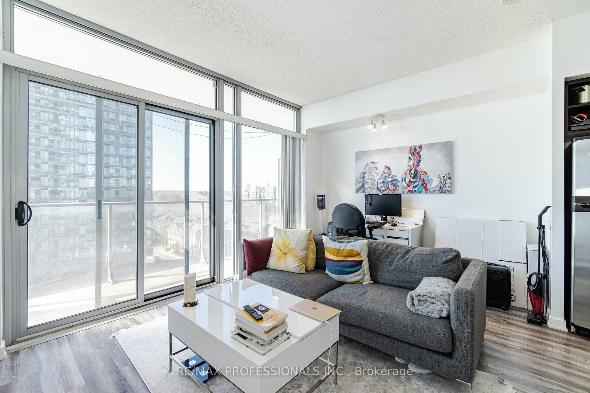 810-103 The Queensway Avenue, Toronto, ON, M6S 5B3 - 2