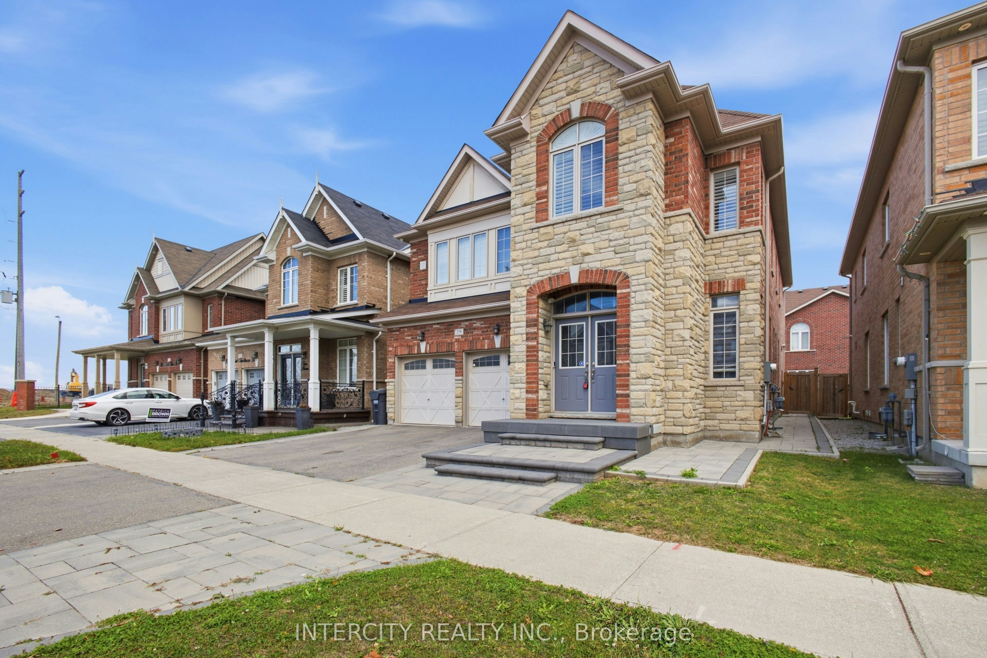 379 Robert Parkinson Drive, Brampton, ON, L7A 0C4