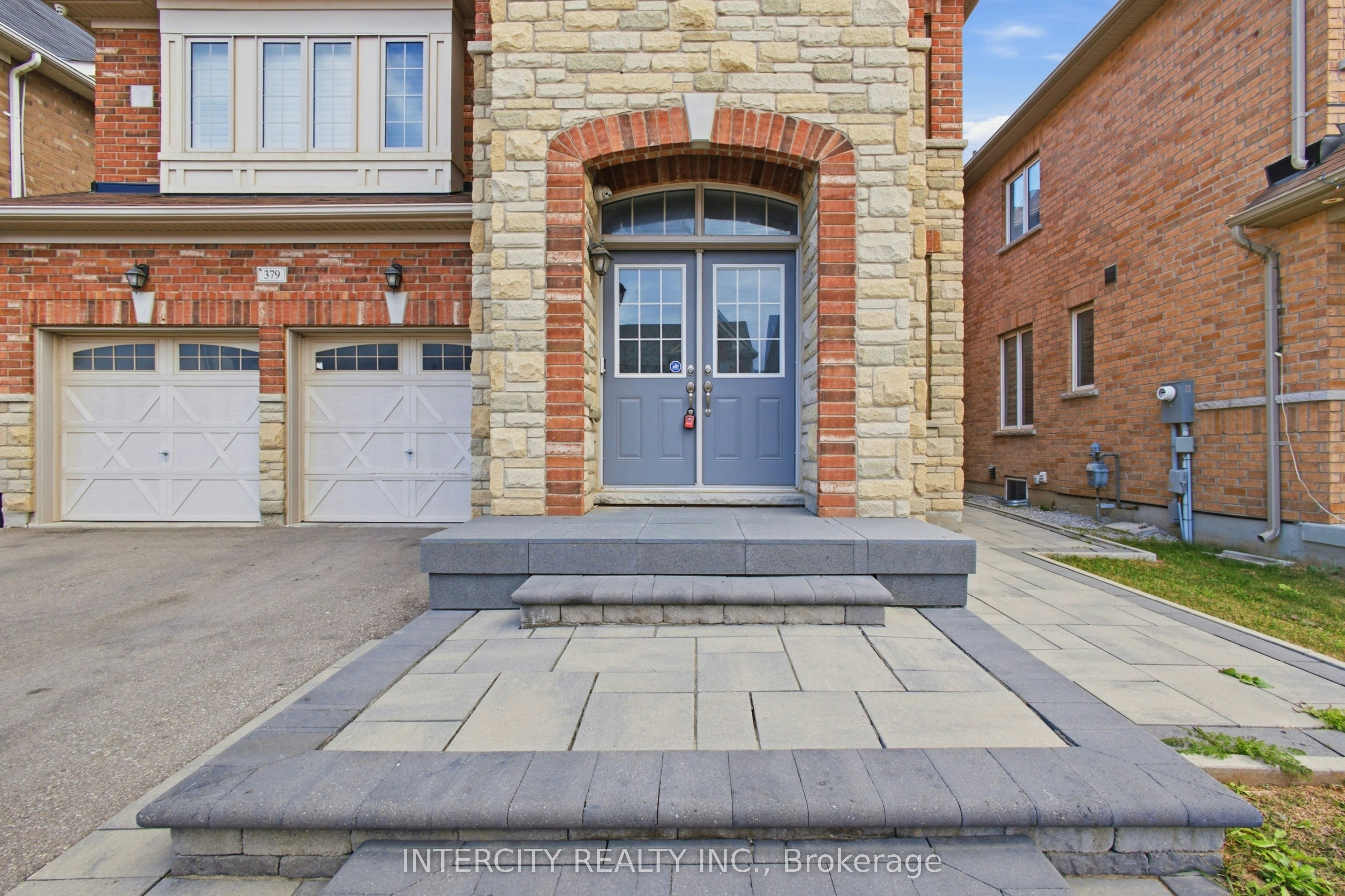 379 Robert Parkinson Drive, Brampton, ON, L7A 0C4 - 3