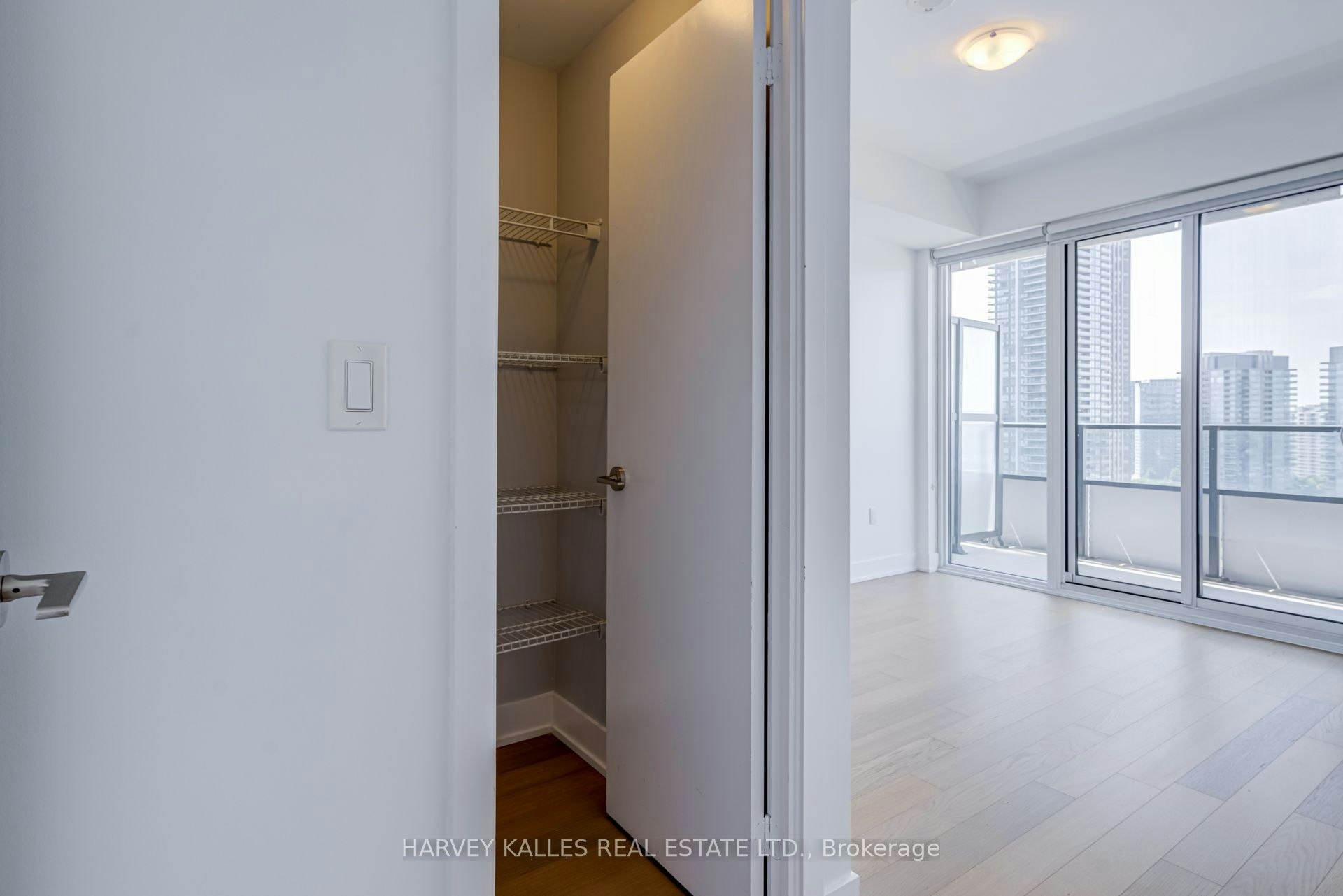 1822-30 Shore Breeze Drive, Toronto, ON, M8V 0J1 - 18