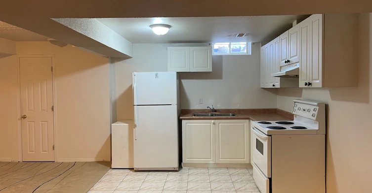 803 Sombrero Way, Mississauga, ON, L5W 1S8 - 3