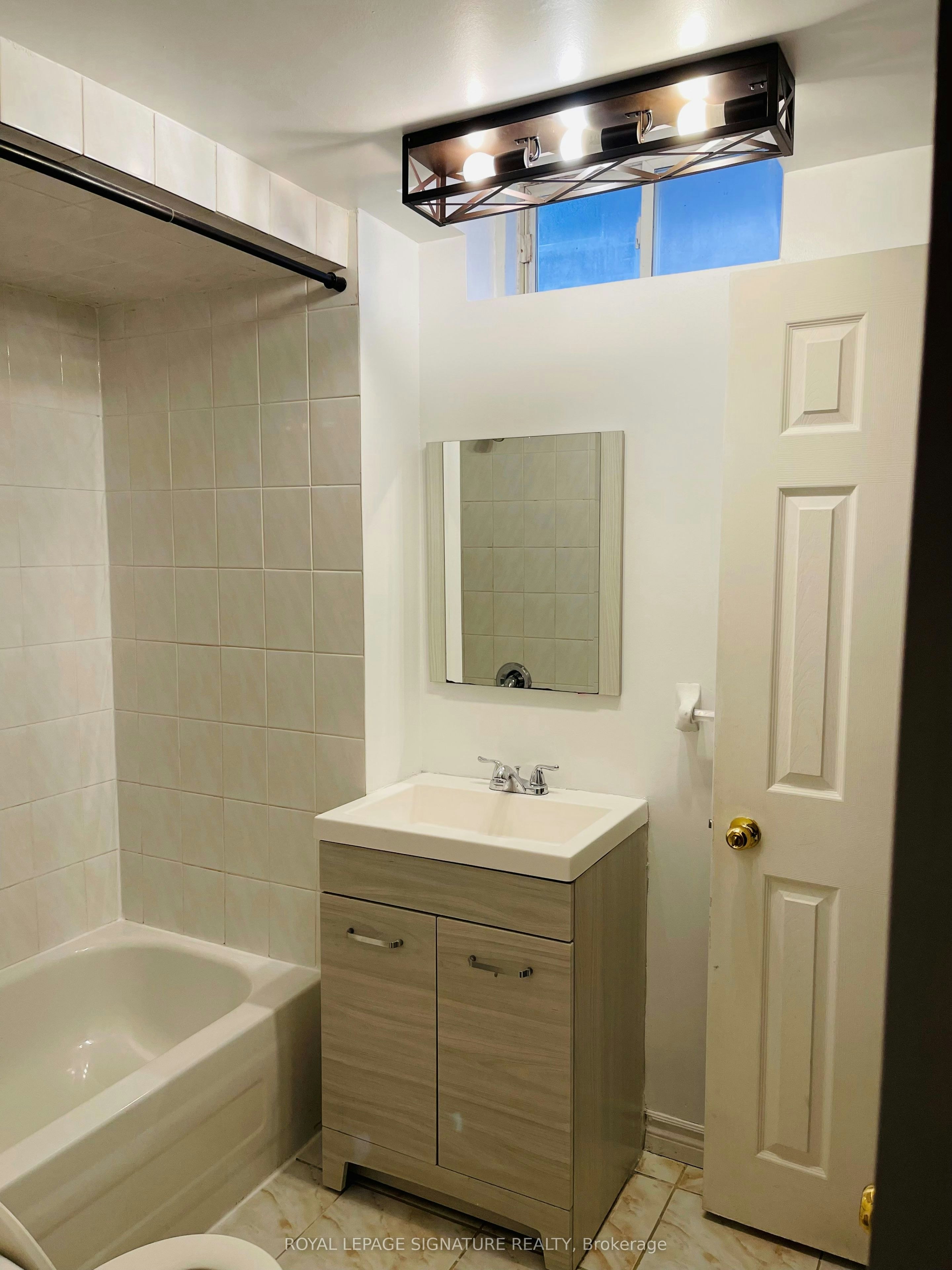 803 Sombrero Way, Mississauga, ON, L5W 1S8 - 5