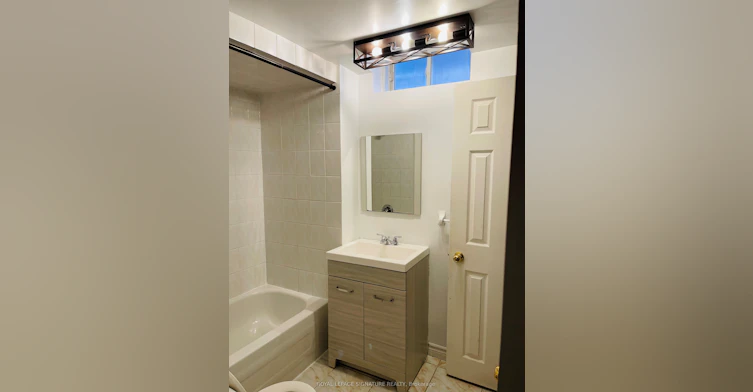 803 Sombrero Way, Mississauga, ON, L5W 1S8 - 5