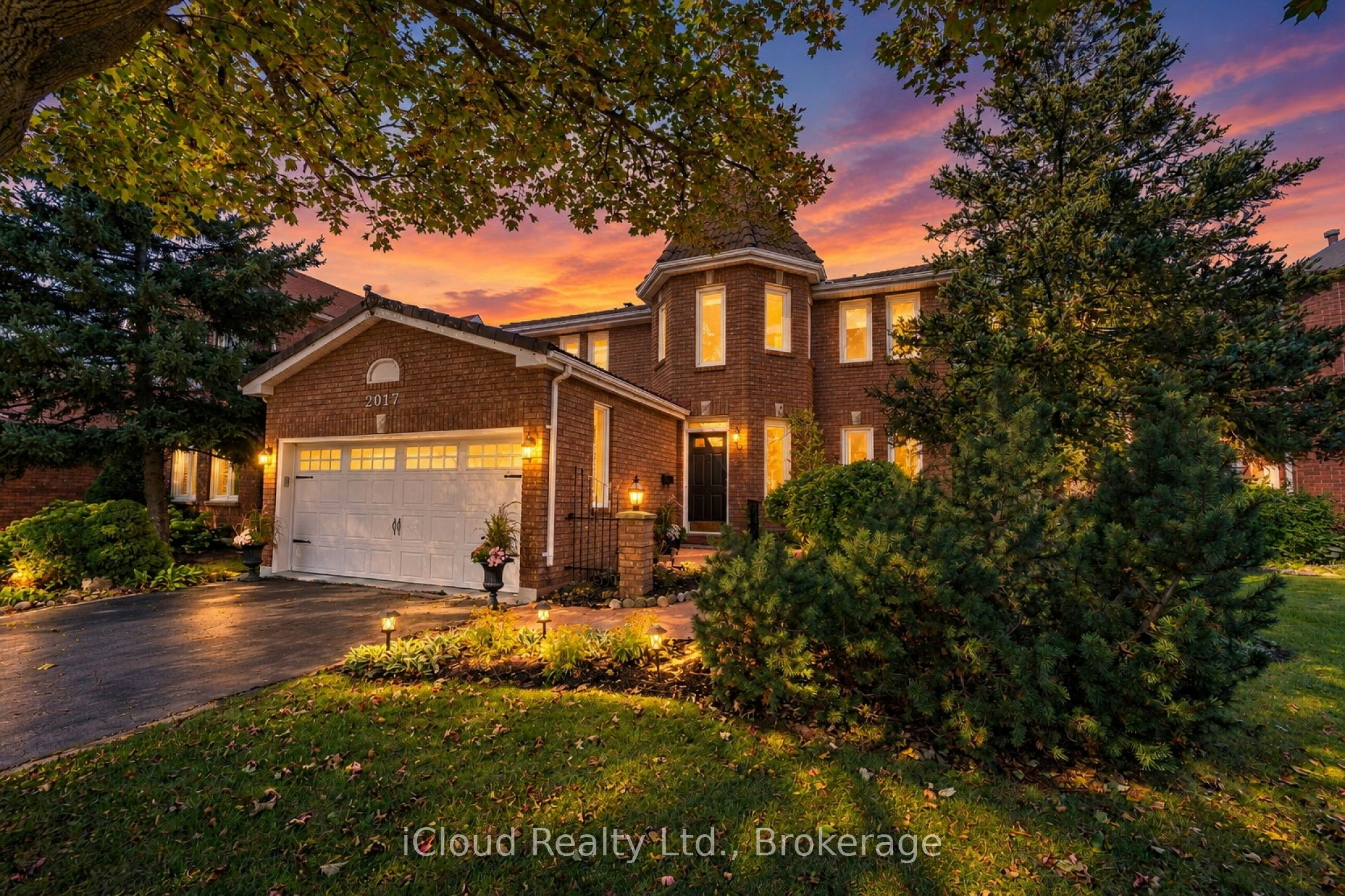 2017 Grenville Drive, Oakville, ON, L6H 3Z3
