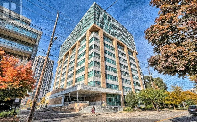 803-2 Fieldway Road E, Toronto, ON, M8Z 0B9