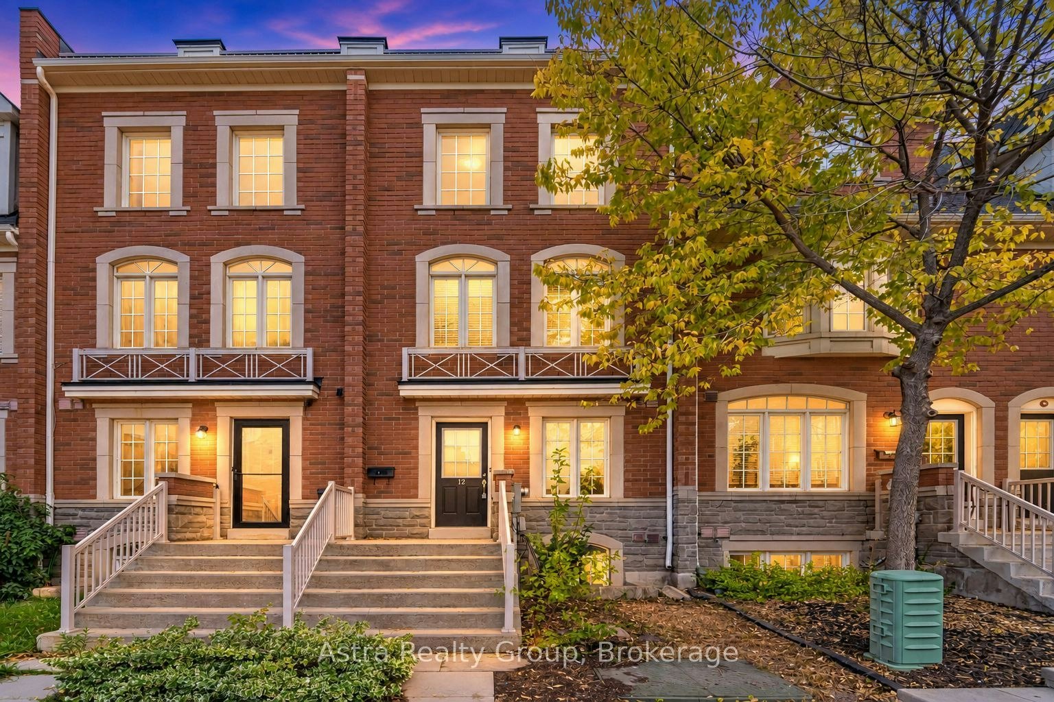 12 Odoardo Di Santo Circle, Toronto, ON, M3L 0E7