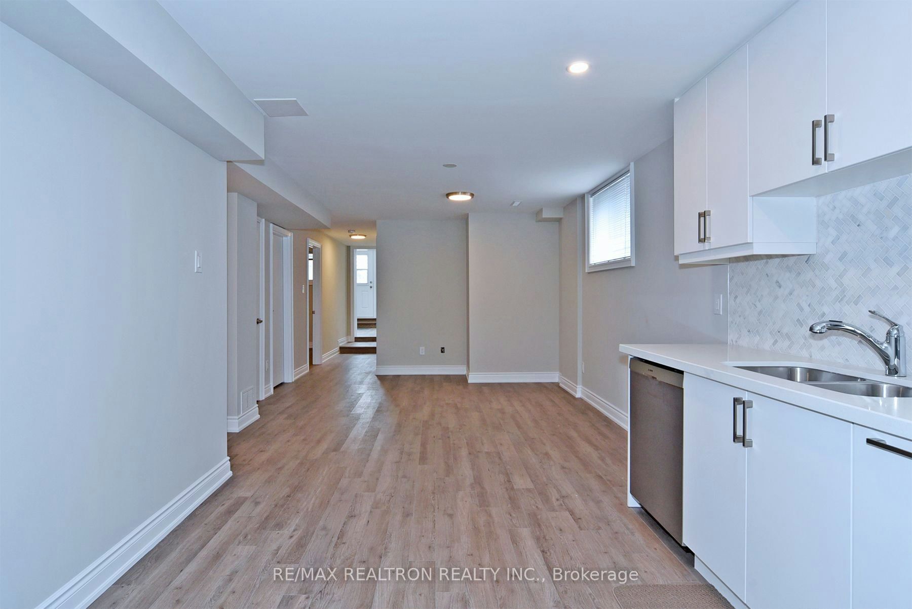 Ground-1 Enid Crescent, Toronto, ON, M6B 1R9 - 9