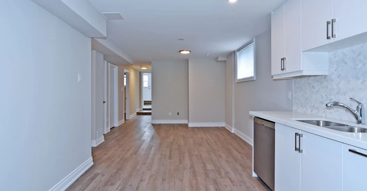 Ground-1 Enid Crescent, Toronto, ON, M6B 1R9 - 9