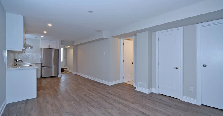 Ground-1 Enid Crescent, Toronto, ON, M6B 1R9 - 12