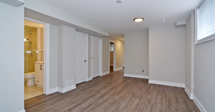 Ground-1 Enid Crescent, Toronto, ON, M6B 1R9 - 11