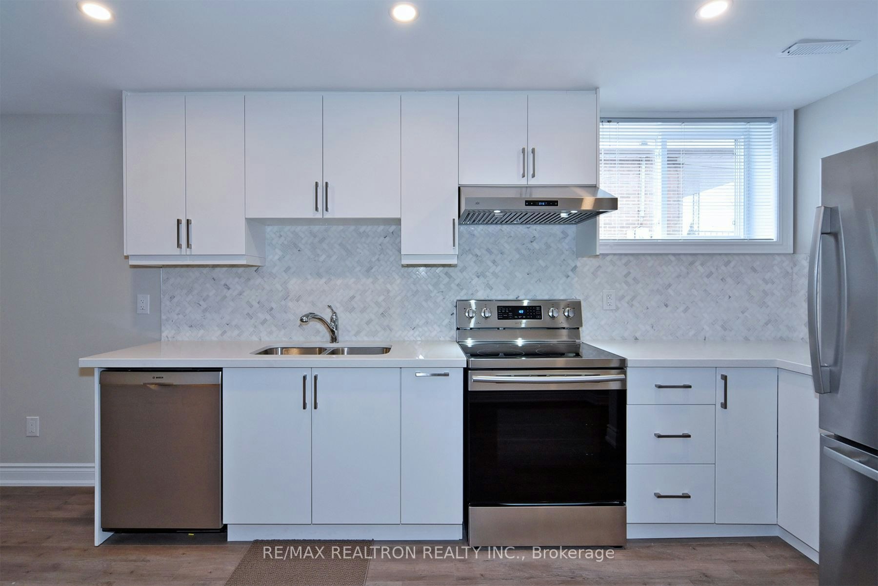 Ground-1 Enid Crescent, Toronto, ON, M6B 1R9 - 8