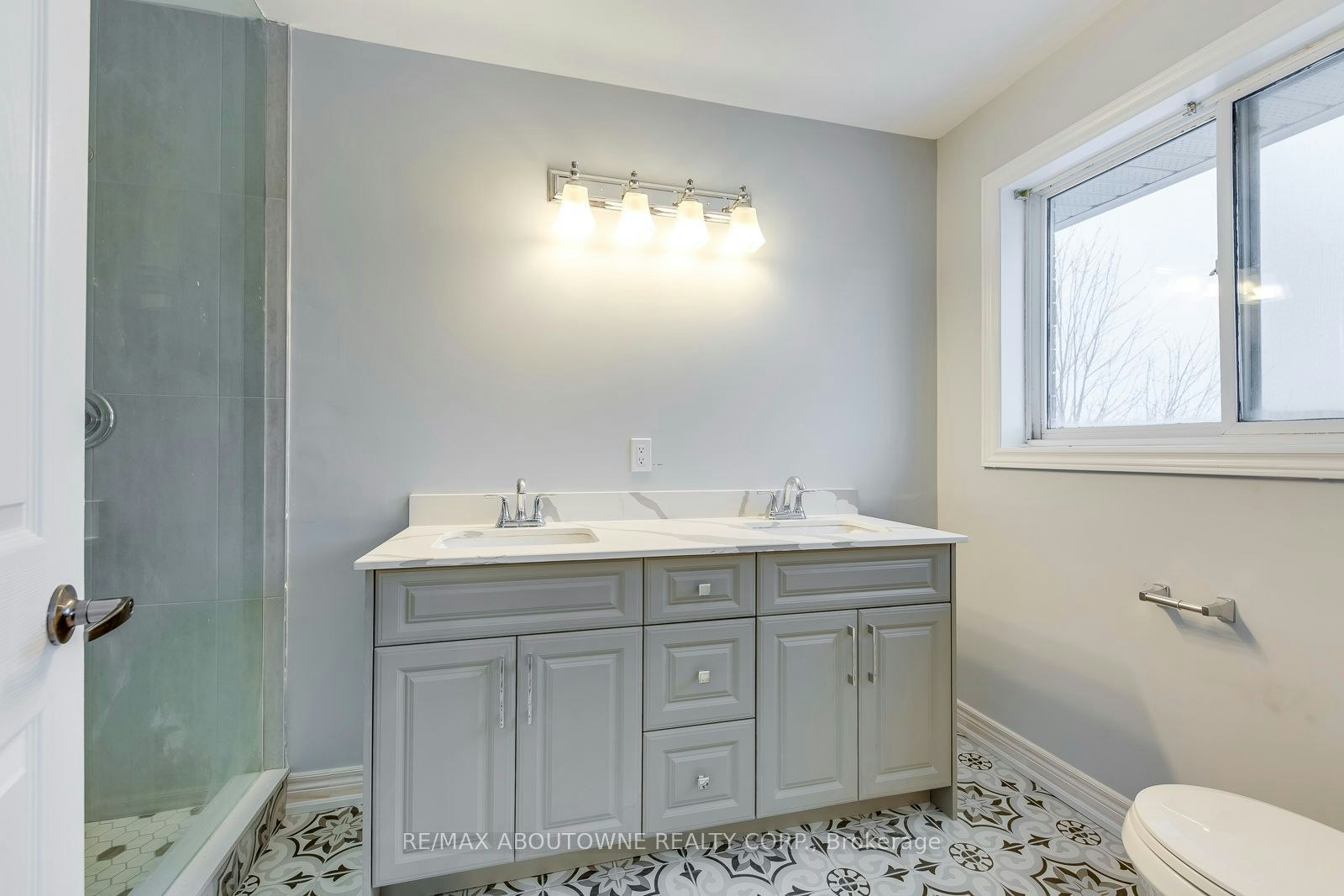 5160 Bird Boulevard, Burlington, ON, L7L 7J4 - 11