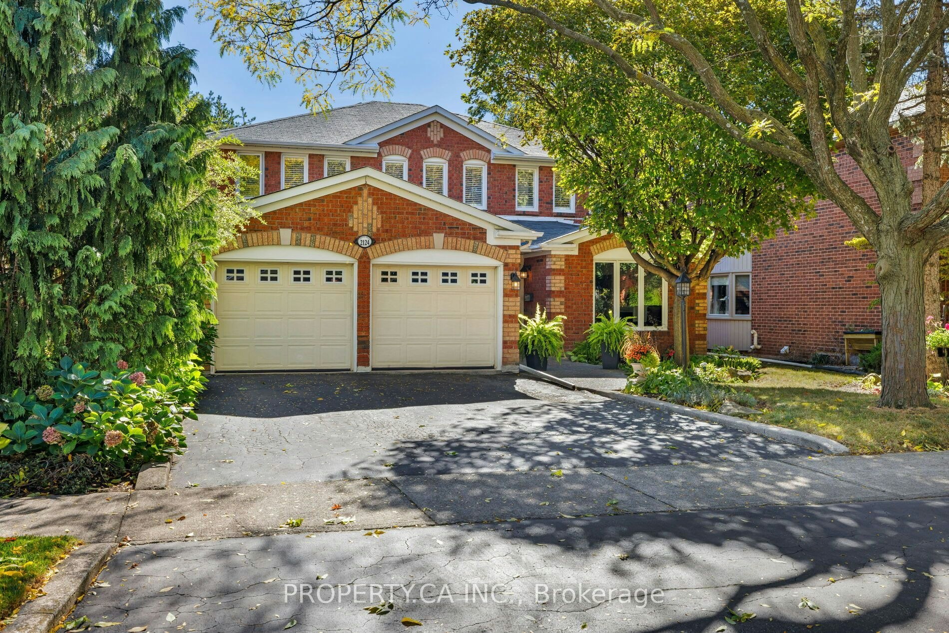 2124 Langtry Drive, Oakville, ON, L6M 2T2