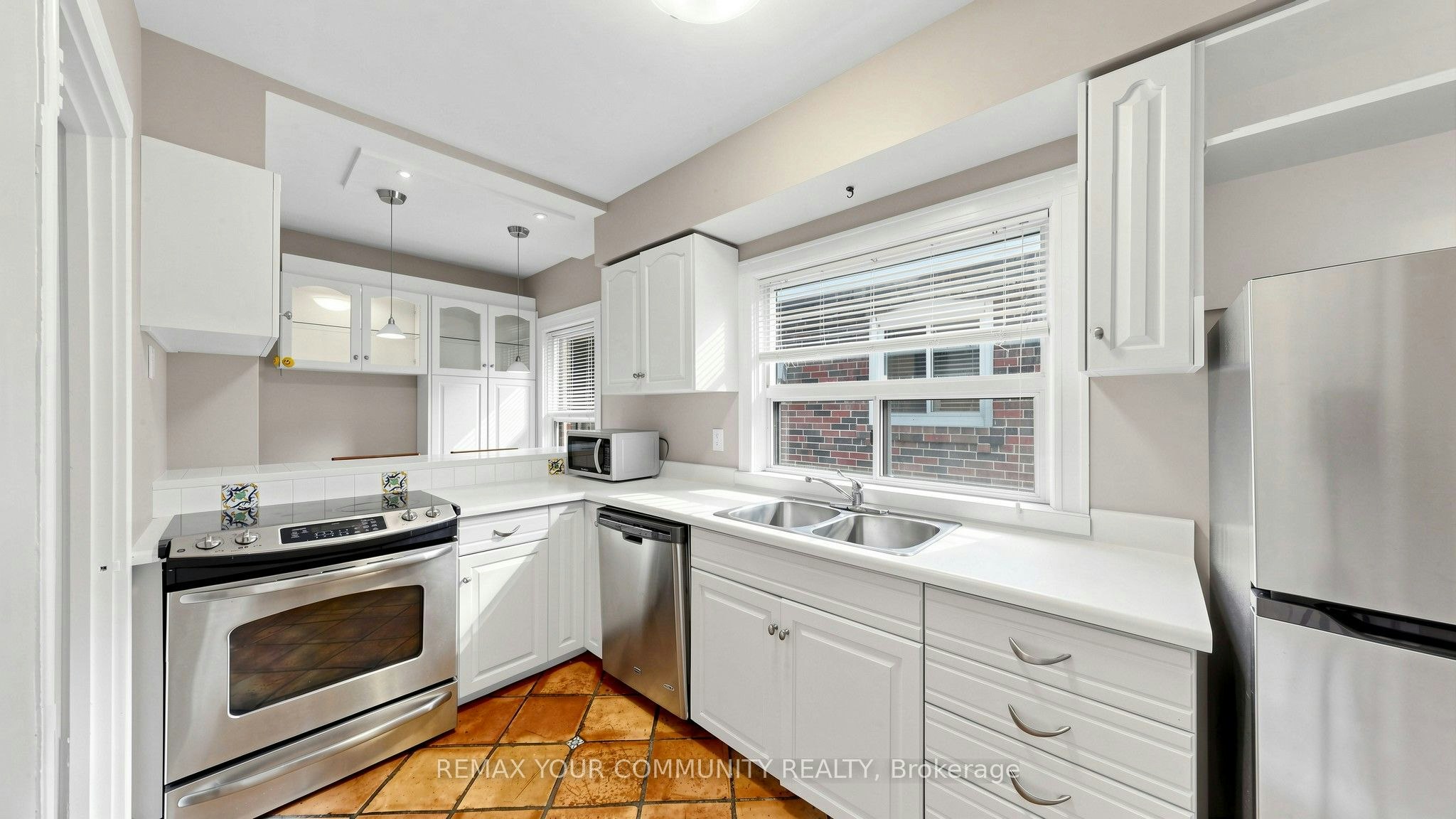 13 Tenth Street, Toronto, ON, M8V 3E7 - 8