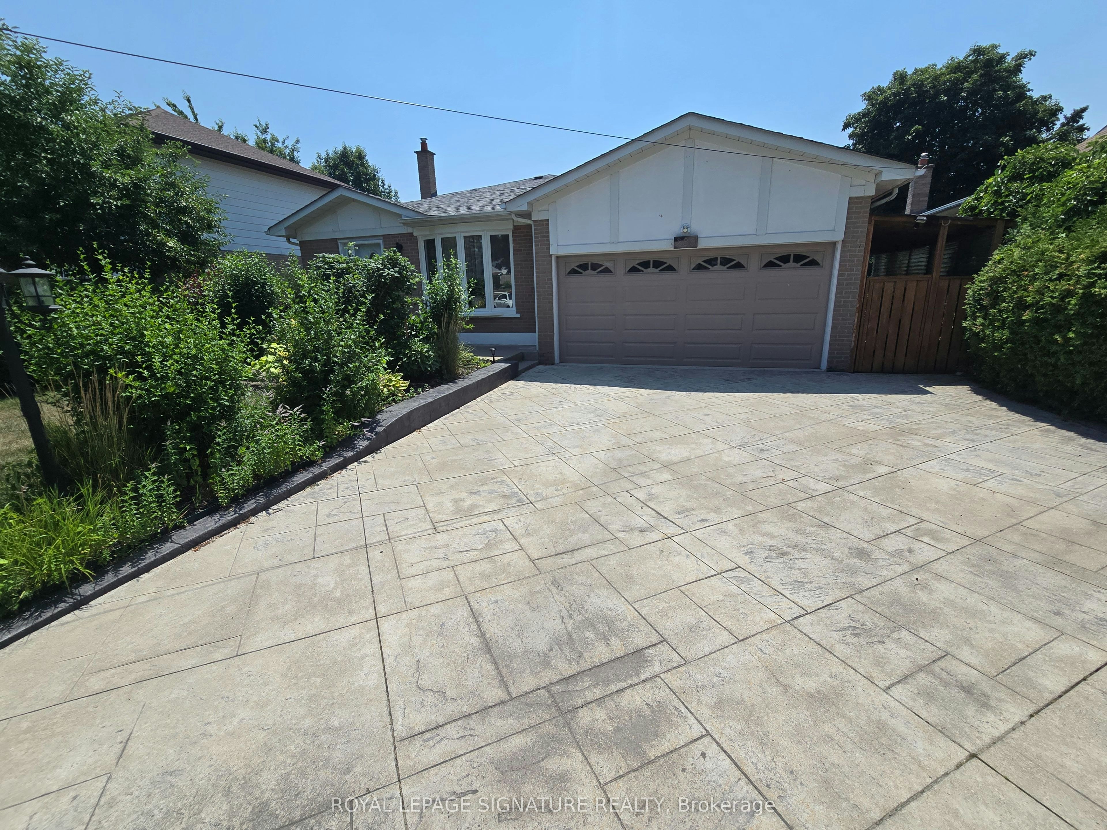 BSMT-285 Fiona Terrace, Mississauga, ON, L5A 3E5