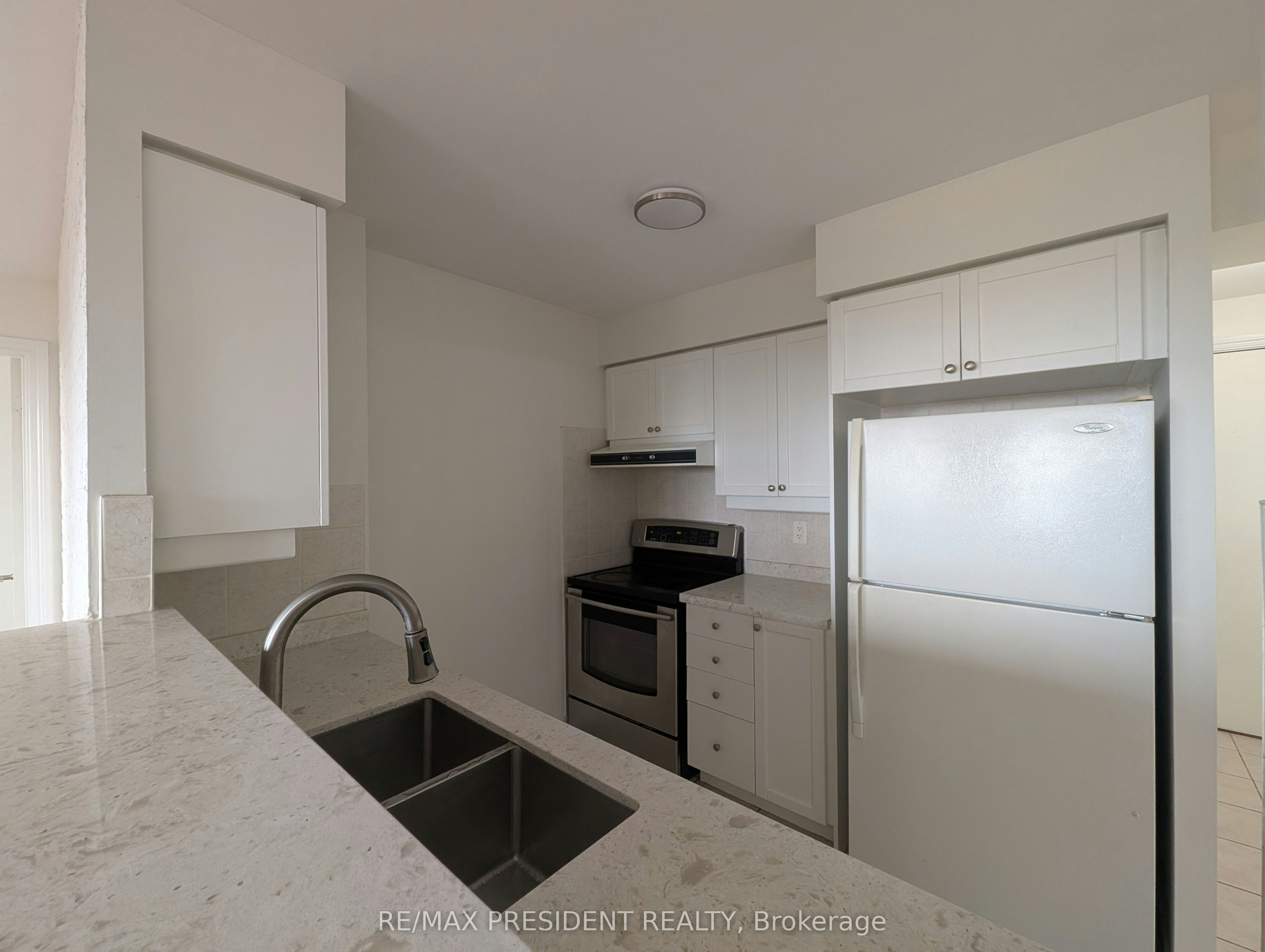 2026-700 Humberwood Boulevard N, Toronto, ON, M9W 7J4 - 6
