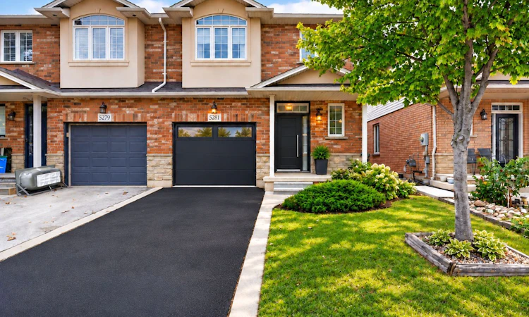 5281 Picketts Way