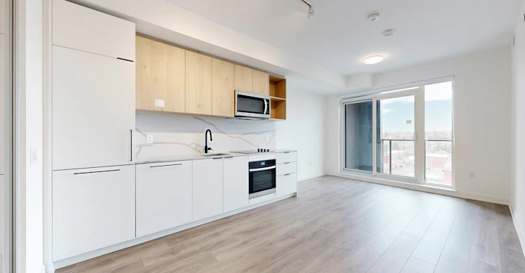 617-1185 Dupont Street, Toronto, ON, M6H 0G5