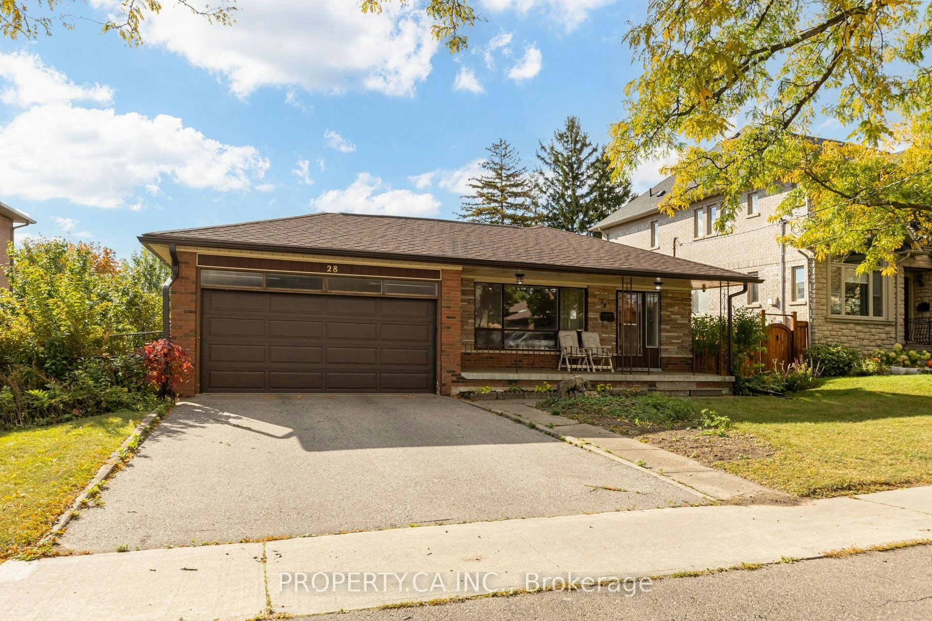 28 Blue Springs Road, Toronto, ON, M6L 2T3
