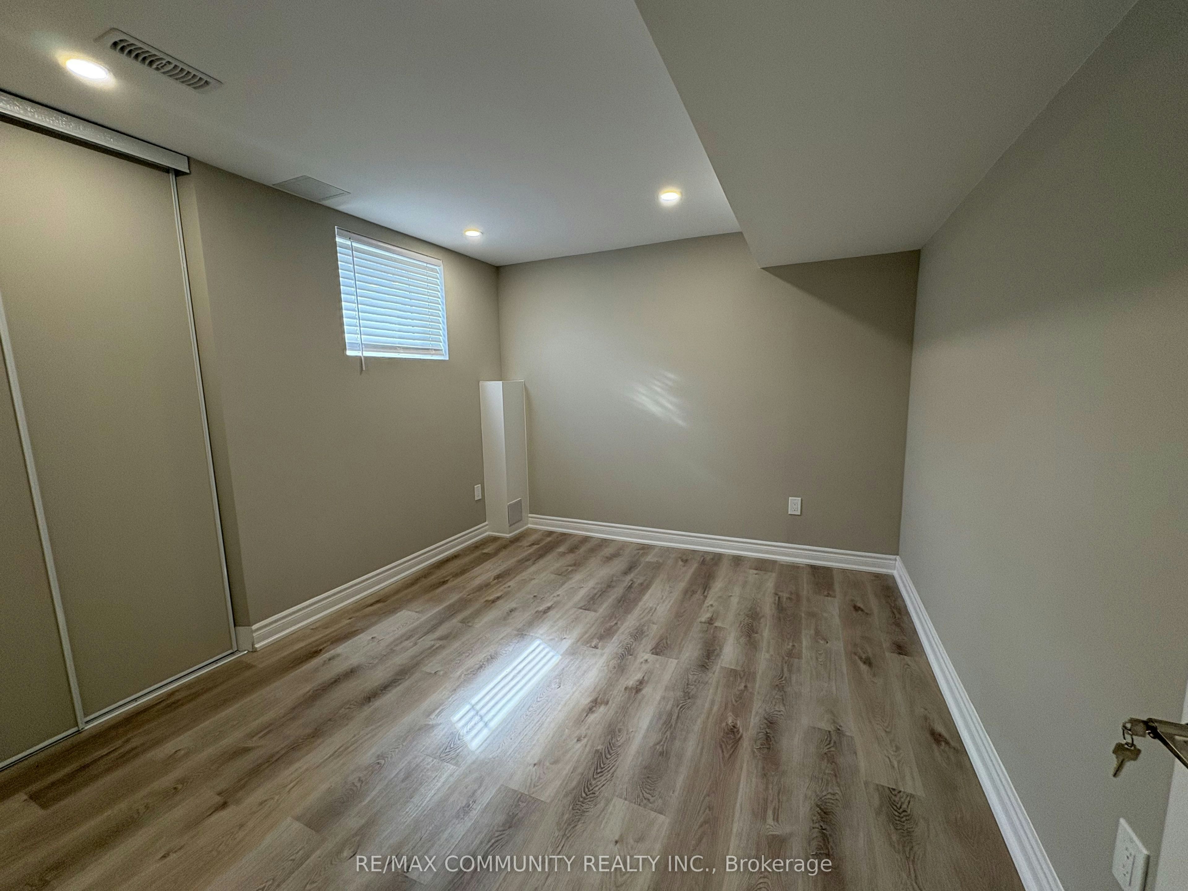 LOWER-60 Saint Hubert Drive, Brampton, ON, L6P 1Y5 - 5