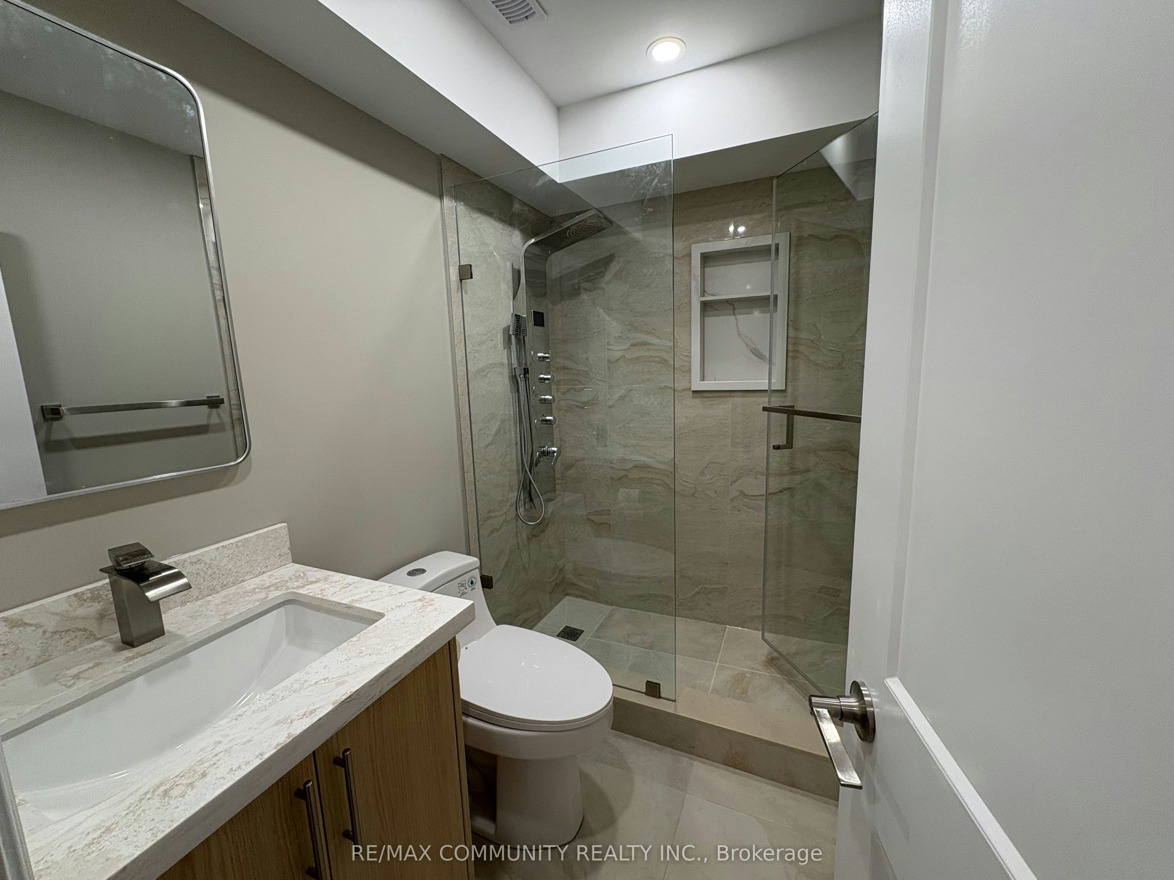 LOWER-60 Saint Hubert Drive, Brampton, ON, L6P 1Y5 - 9