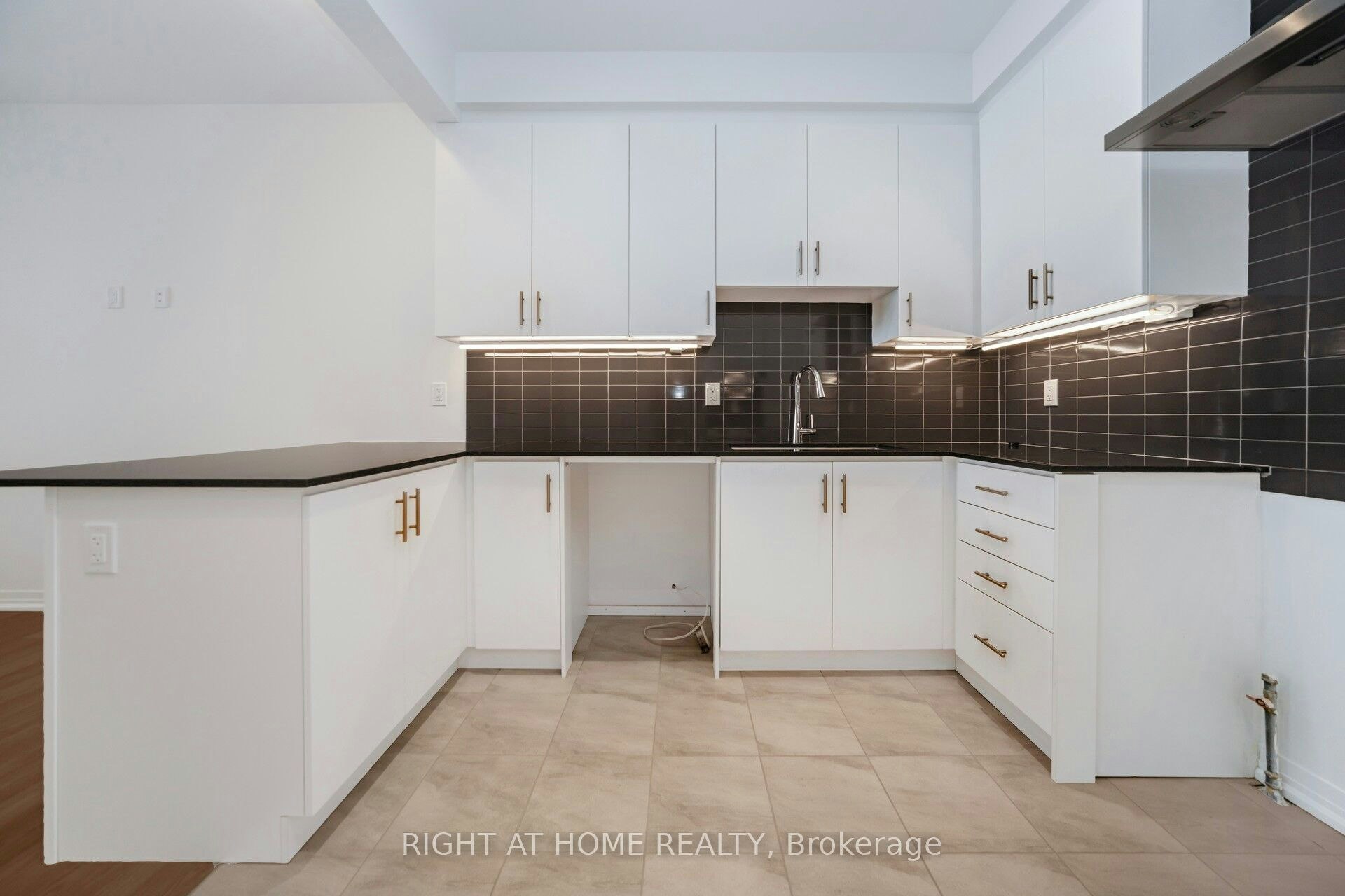 15 Kings Hill Drive, Brampton, ON, L7A 0B8 - 12
