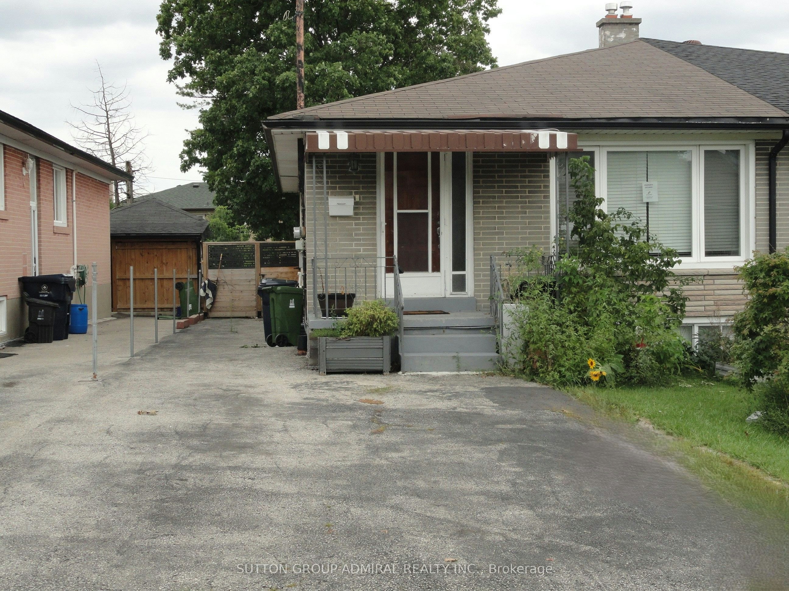 23 Chalkfarm Dr Drive, Toronto, ON, M3L 1L1
