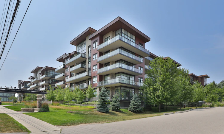 GR17-1575 Lakeshore Road W
