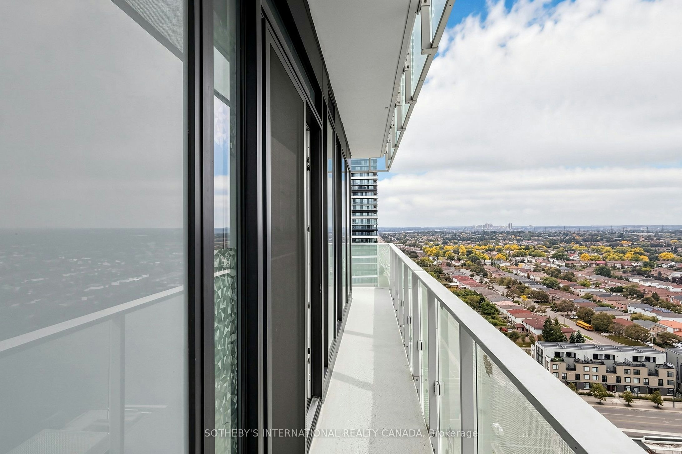 1809-3900 Confederation Parkway, Mississauga, ON, L5B 0M3 - 29