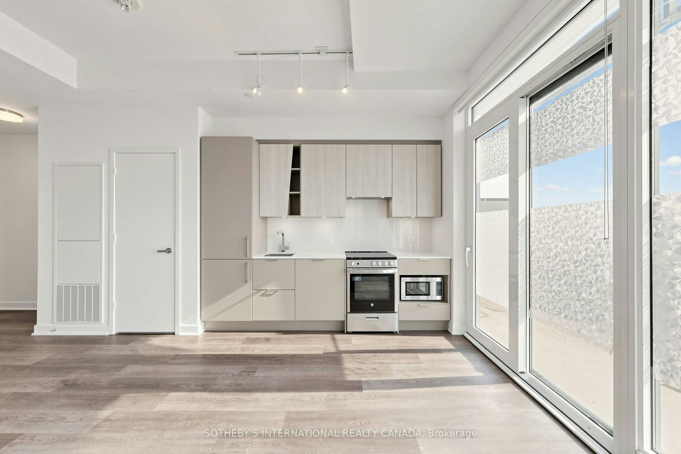 1809-3900 Confederation Parkway, Mississauga, ON, L5B 0M3 - 6