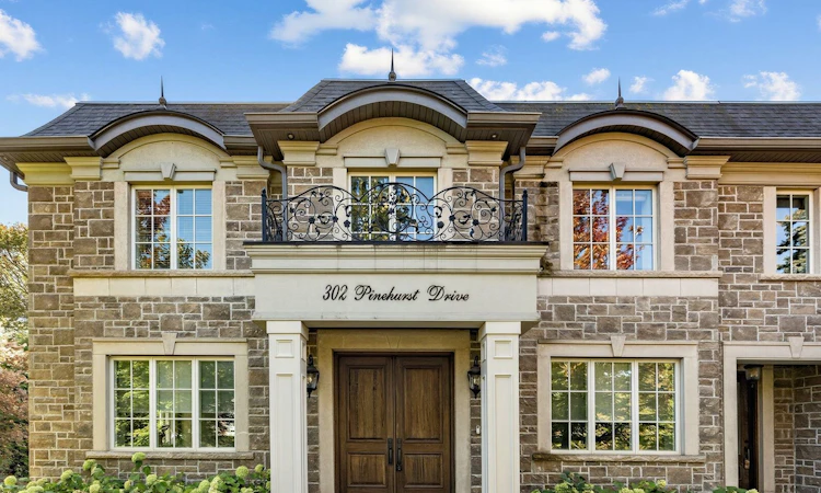 302 Pinehurst Drive W