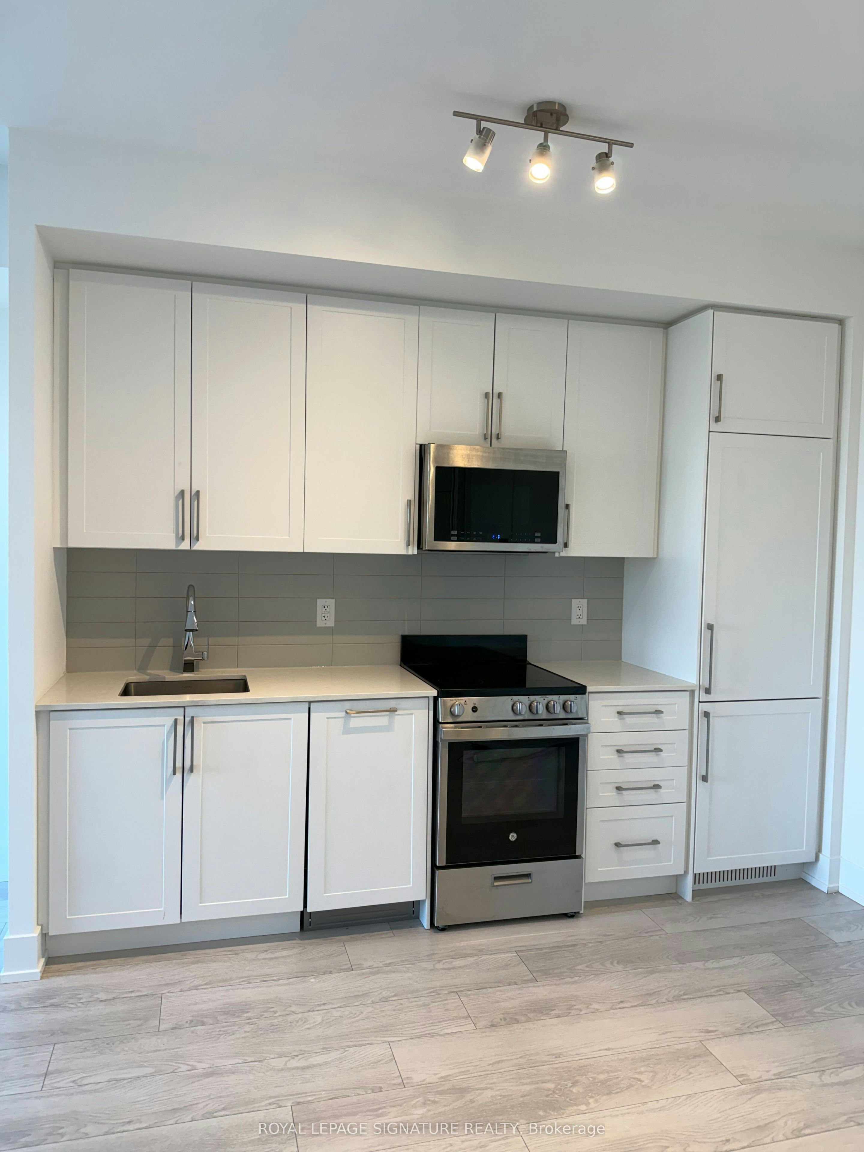 410-2450 Old Bronte Road, Oakville, ON, L6M 5P6 - 4