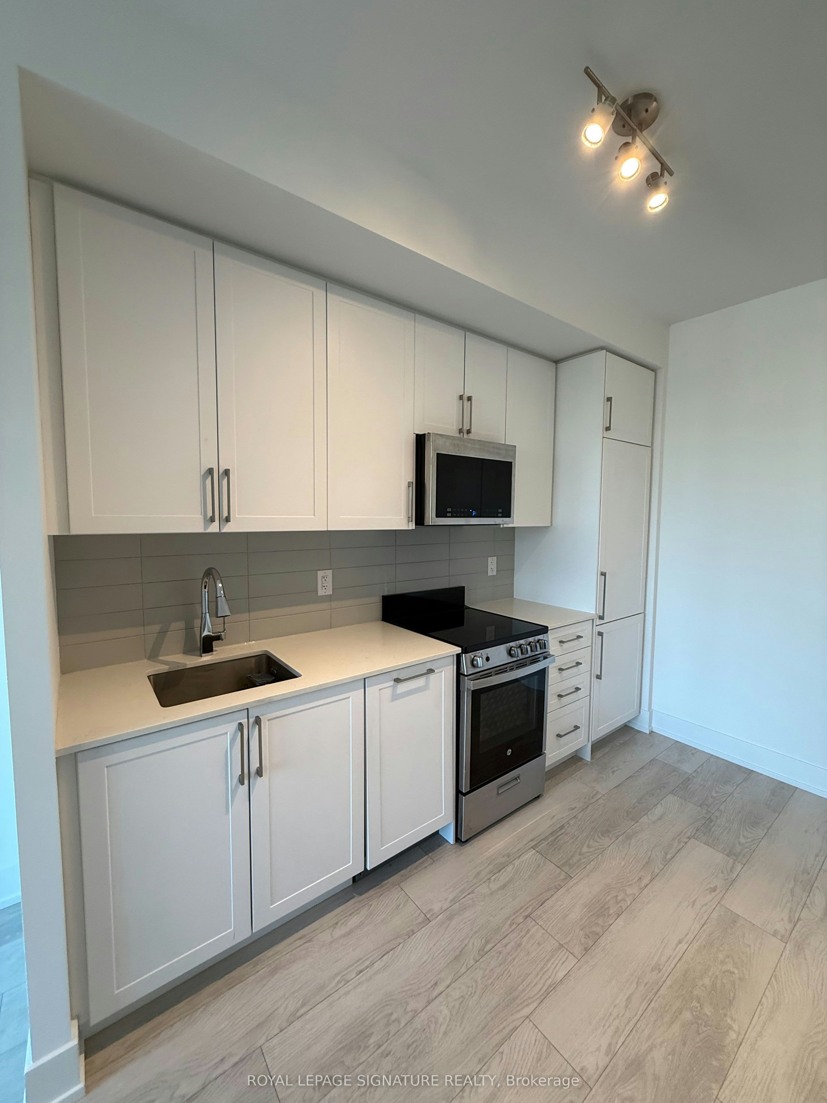 410-2450 Old Bronte Road, Oakville, ON, L6M 5P6 - 5