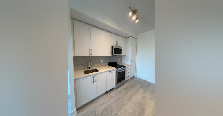 410-2450 Old Bronte Road, Oakville, ON, L6M 5P6 - 5