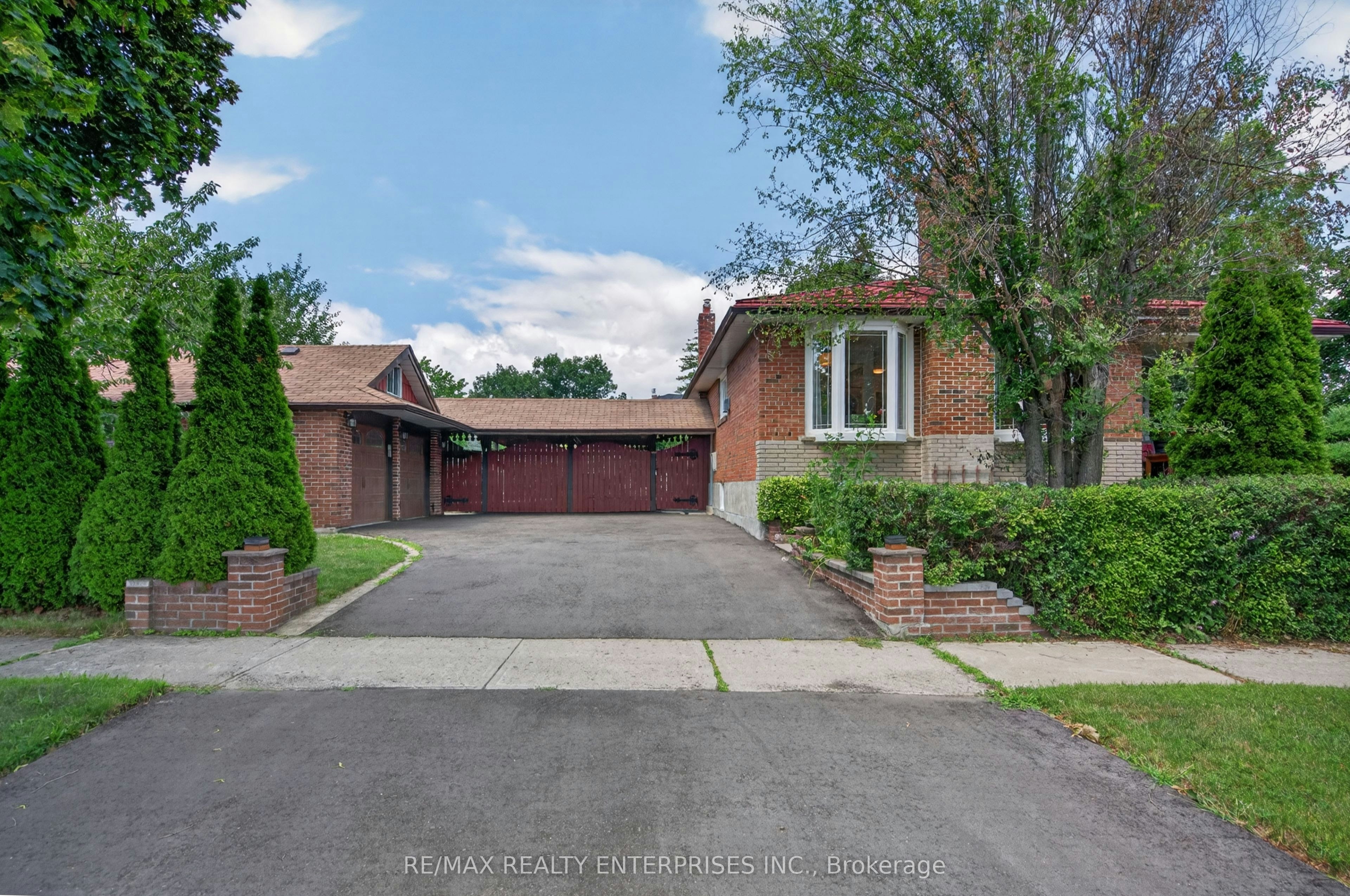 1282 Daimler Road, Mississauga, ON, L5J 3T2