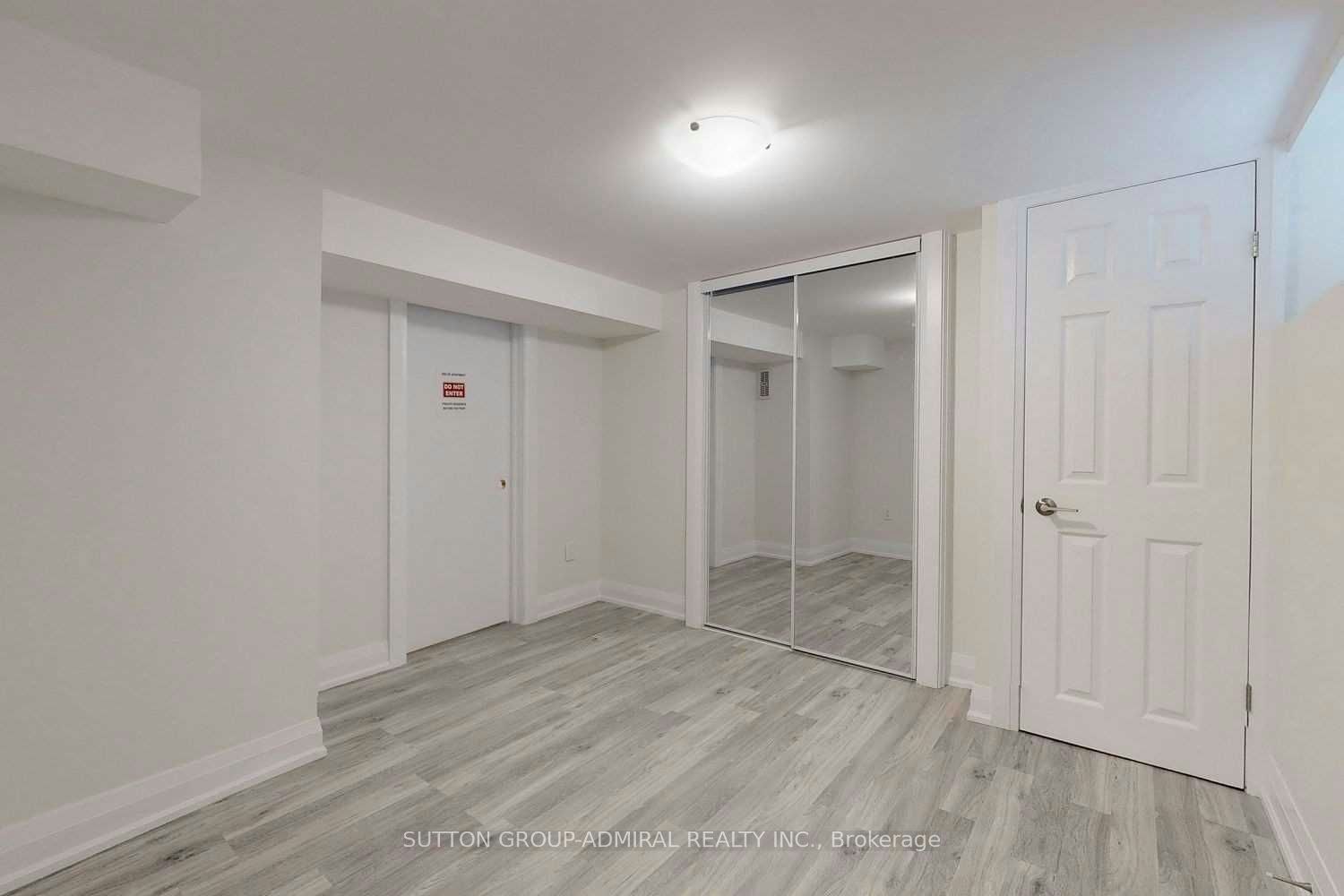 Lower-126 Armstrong Avenue, Toronto, ON, M6H 1V8 - 9