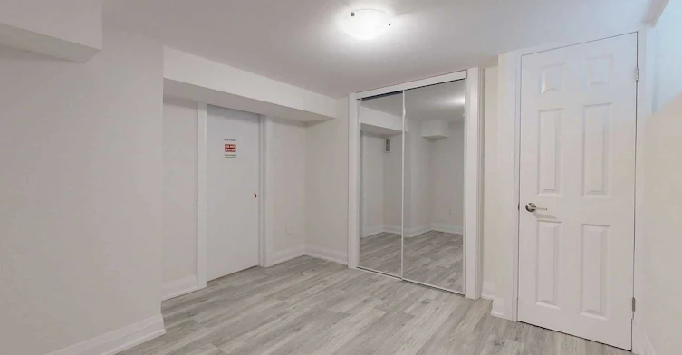 Lower-126 Armstrong Avenue, Toronto, ON, M6H 1V8 - 9