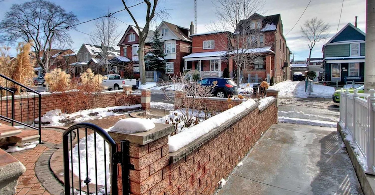 Lower-126 Armstrong Avenue, Toronto, ON, M6H 1V8 - 12