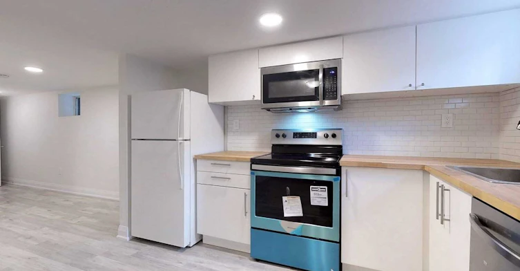 Lower-126 Armstrong Avenue, Toronto, ON, M6H 1V8 - 4