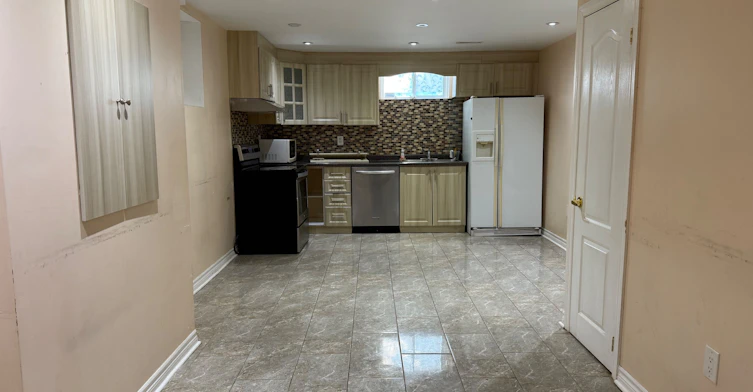 Lower-5689 Sidmouth Street, Mississauga, ON, L5V 2H1 - 2