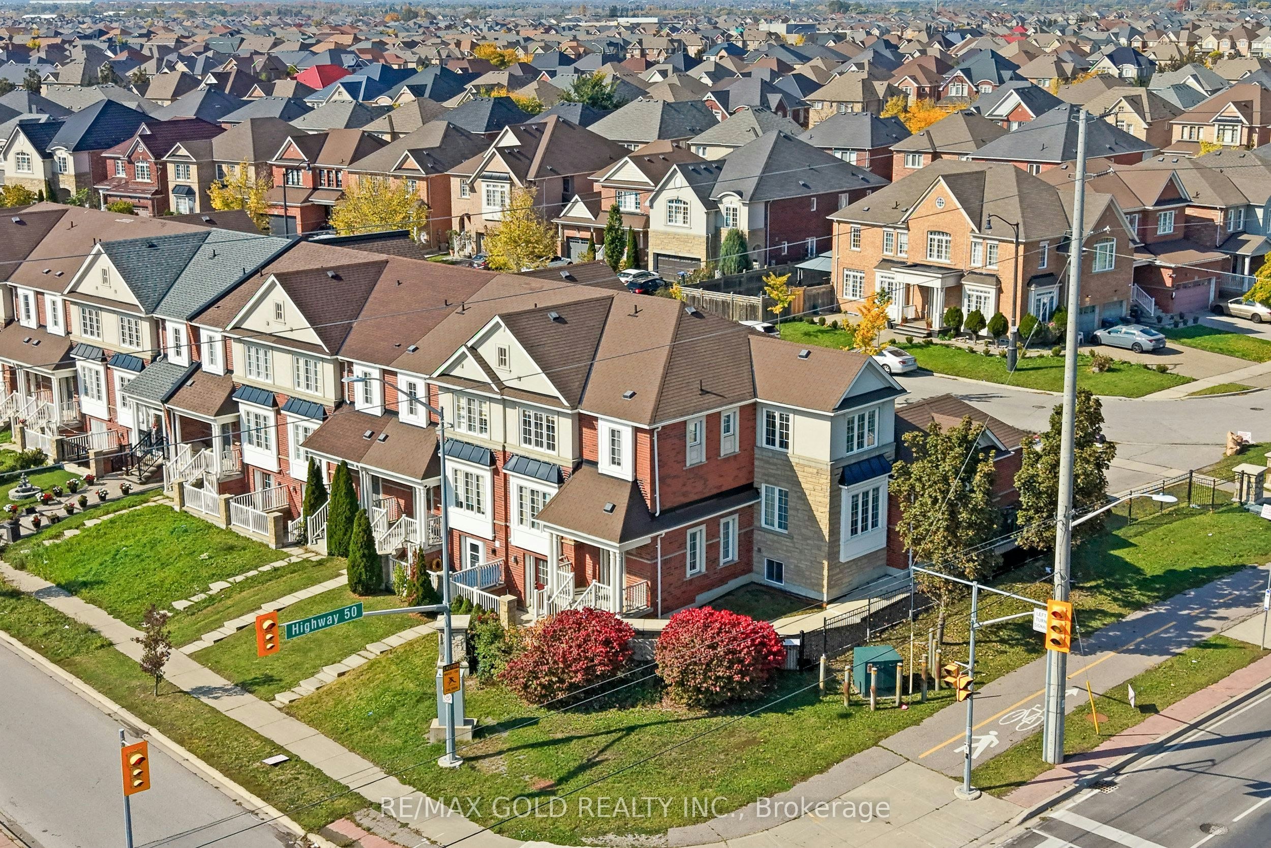 2 Bellchase Trail, Brampton, ON, L6P 3K4